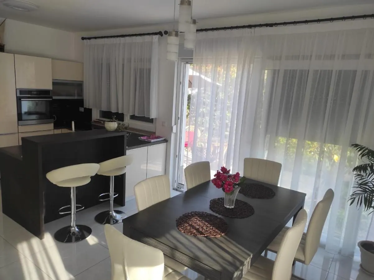 Apartments With A Parking Space Okrug Gornji, Ciovo - 21440 Τρογκίρ 0*,  Κροατία