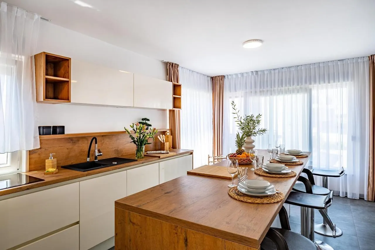 Apartments With A Parking Space Okrug Gornji, Ciovo - 21440 Τρογκίρ