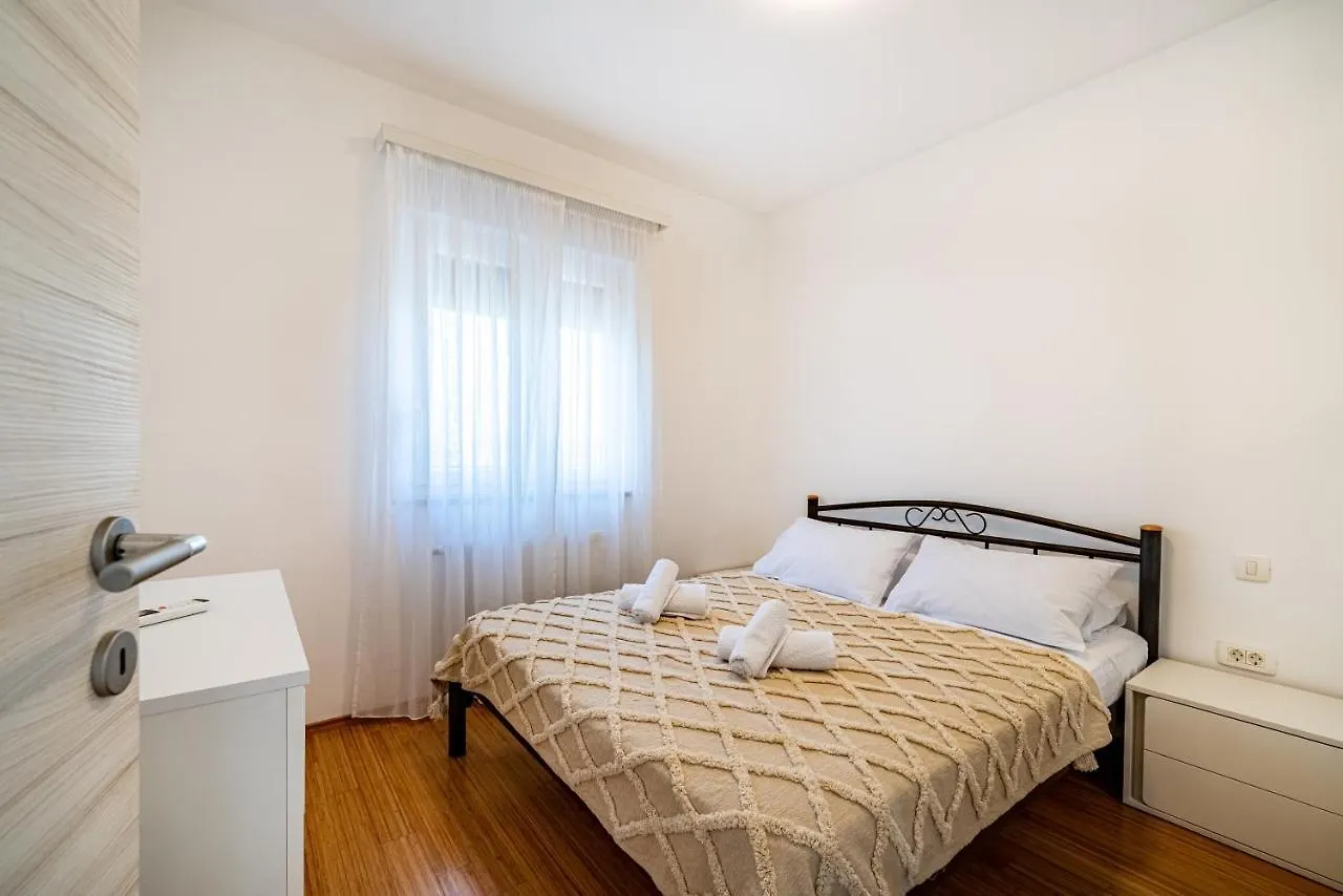 Apartments With A Parking Space Okrug Gornji, Ciovo - 21440 Trogir